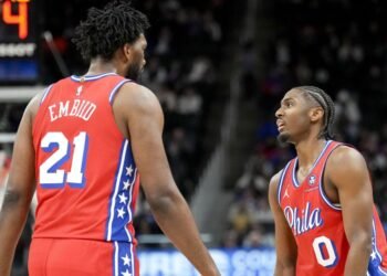 Astro do 76ers perderá o resto da temporada por lesão