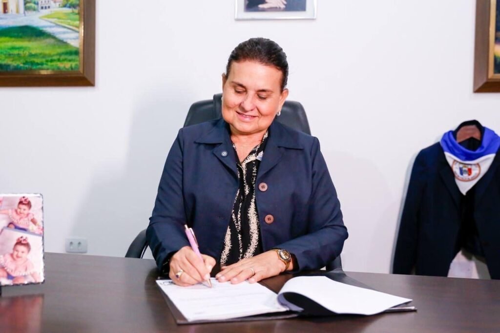 Celebrando 100 dias de gestão, prefeita Elcione anuncia concurso público em Igarassu