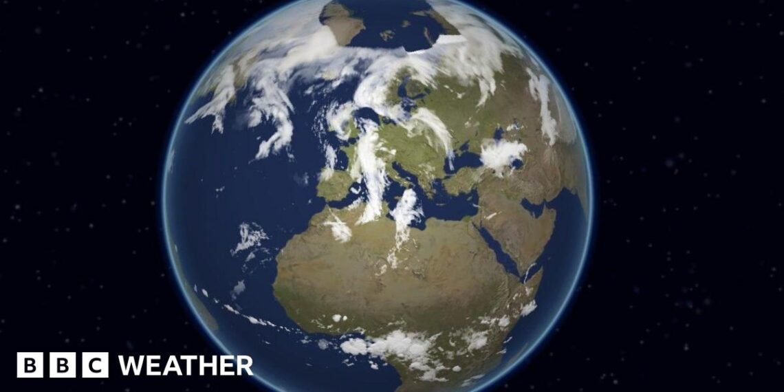 Imagem do planeta Terra visto do espaço, destacando Europa e África, com massas de nuvens e céu estrelado.