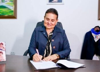 Professora Elcione lança concurso público em celebração aos 100 dias. 40 Para comemorar os 100 dias do seu segundo mandato, Professora Elcione anuncia abertura de concurso publico