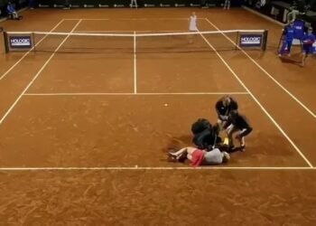 Tenista passa mal e abandona jogo de cadeira de rodas na Colômbia 37 CNN Brasil