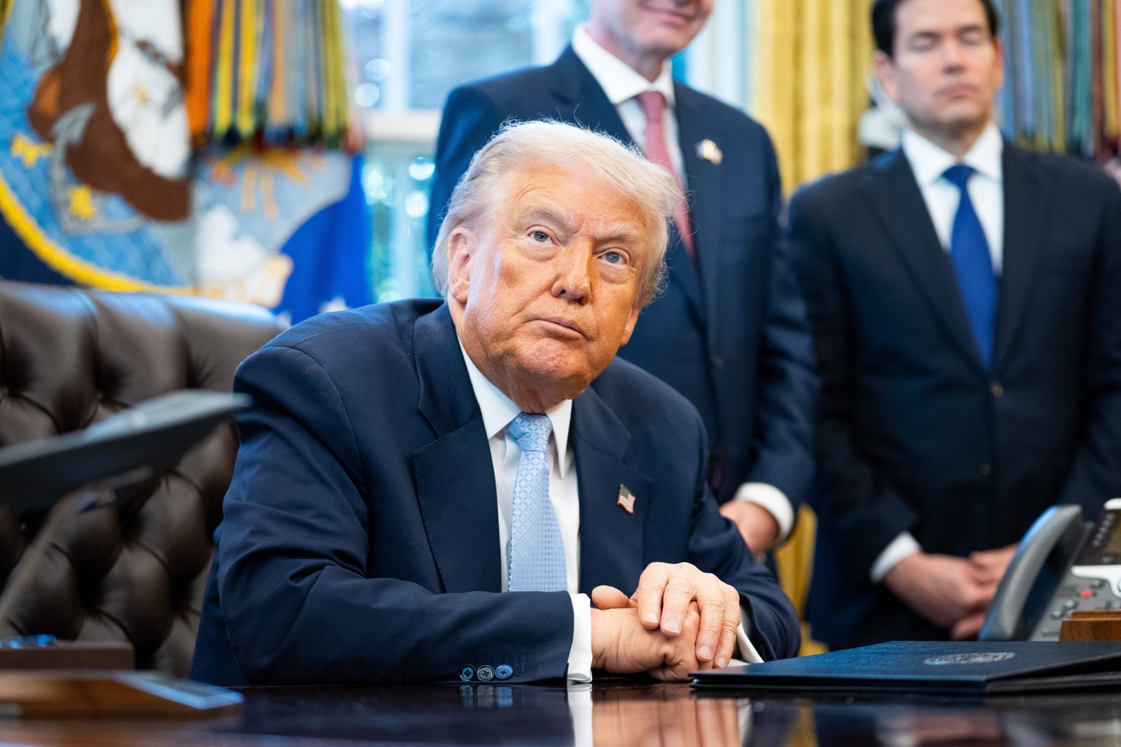 Trump anuncia que concederá indulto ao ex-presidente hondurenho preso nos EUA por tráfico de drogas