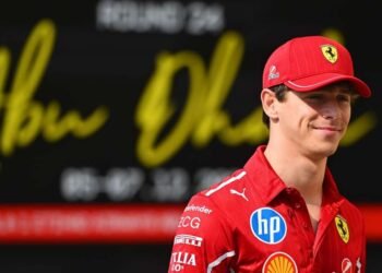 Charles Leclerc e irmão mais novo competem em Abu Dhabi 34 Charles Leclerc divide a pista com irmão mais novo em Abu Dhabi