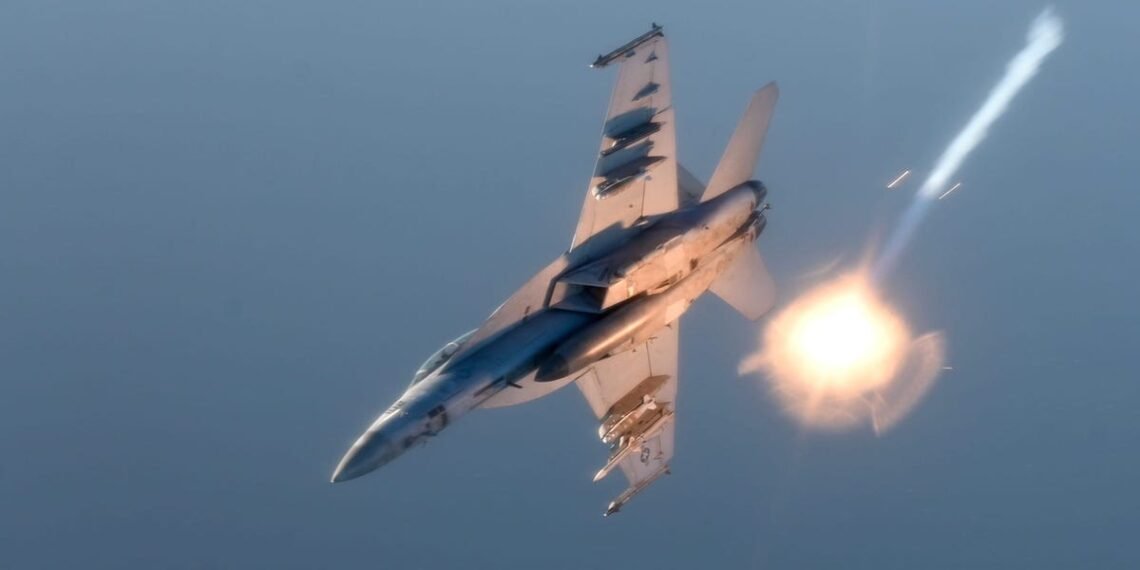 Navio da marinha ataca caças dos EUA confundidos com mísseis 31 Navy Warship Fired on US Fighter Jets Mistaken for Enemy Missiles