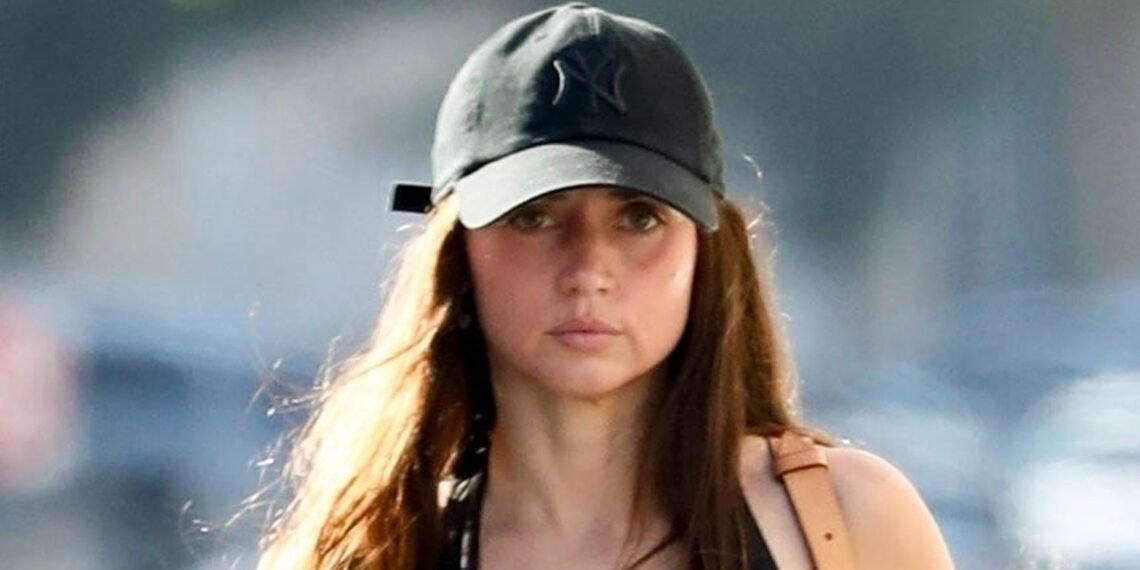Ana de Armas usa boné dos Yankees em treino de fim de semana 31 Ana de Armas Dons New York Yankees Hat for Weekend Workout | Ana de Armas | Celebrity News and Gossip | Entertainment, Photos and Videos