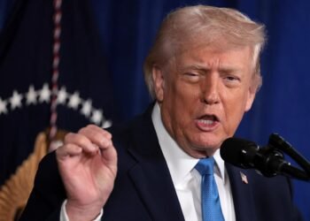 Trump vai a Davos em meio a tensões sobre a Groenlândia 33 Trump heads to Davos as Greenland threats roil world, markets