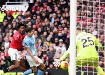 Dois jogadores se destacam no Manchester City em derrota no derby 38 Icon: Esteemed Kompany