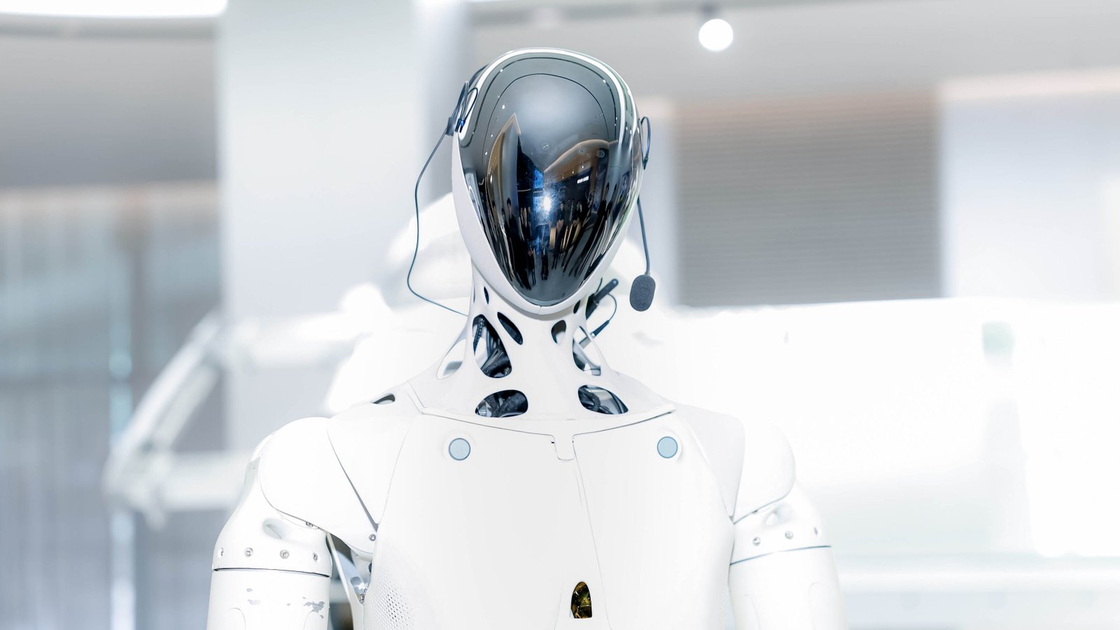 HSBC Maintains XPeng Buy Rating Despite Slight Price Target Cut