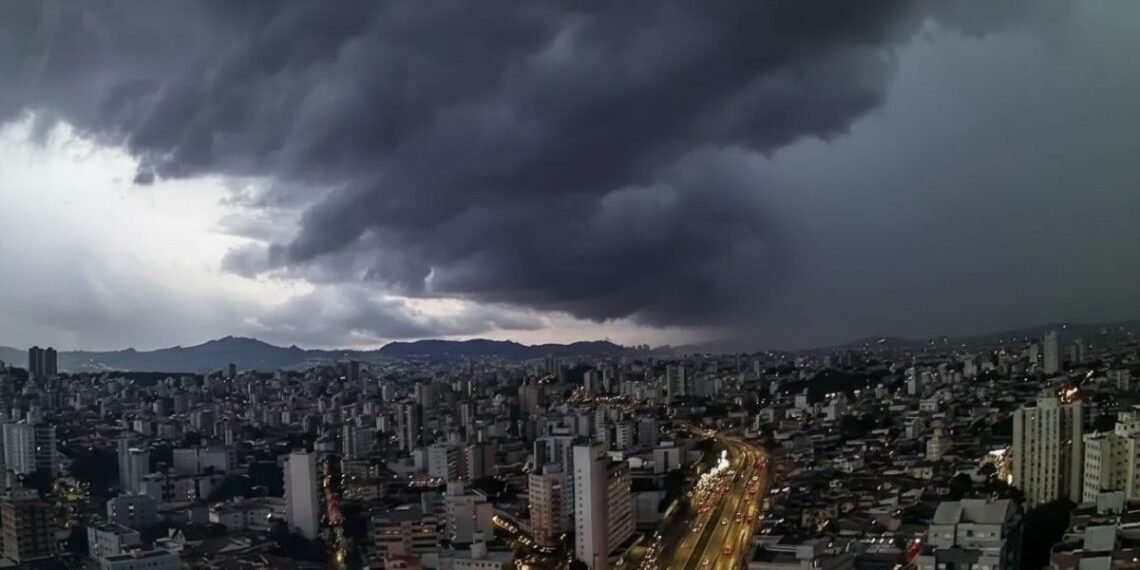 Chuva intensa acima de 100 mm ameaça regiões do país 31 chuva acima de 100 mm coloca regiões em risco