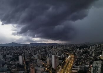 Chuva intensa acima de 100 mm ameaça regiões do país 36 chuva acima de 100 mm coloca regiões em risco