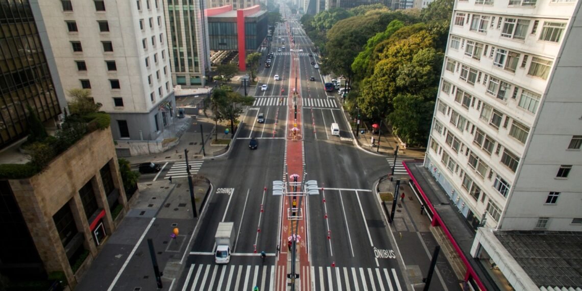 Polícia Civil detém suspeitos de ataque com bomba na Avenida Paulista 31 Polícia Civil prende grupo que planejava ataque com bomba na Avenida Paulista