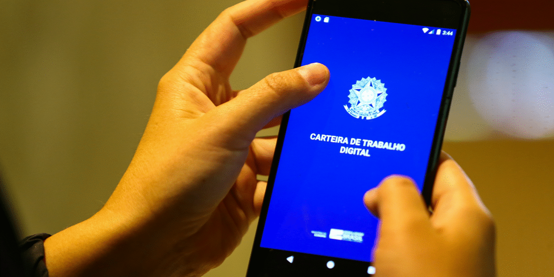 Carteira de trabalho digital: como acessar e corrigir dados